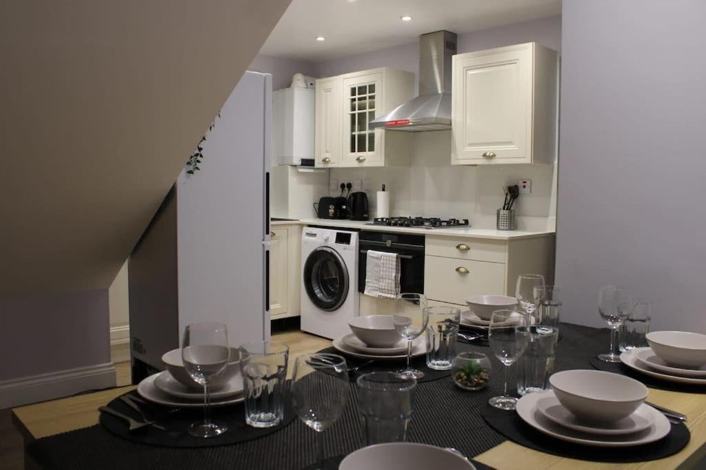 5 Star Apartment Londra Exterior foto